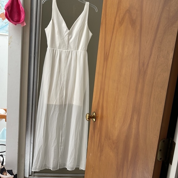 Beautiful White Dress - Picture 2 of 5